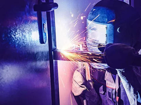 welding-a-door